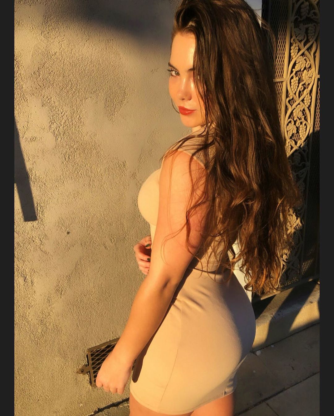 Photos n°1 : McKayla Maroney is Glowing for Her Workout!