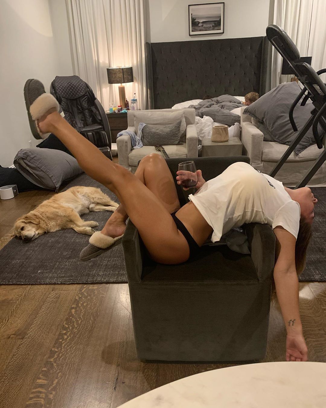 Jessie James Decker Celebrates Having the No. 1 Most Added Song by Jumping on Her Bed in Her Underwe - Photo 4