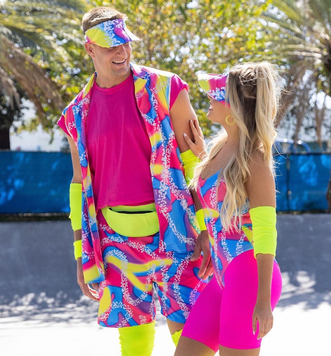 Photos n°2 : Gronk and Camille Kostek as Margot Robbie and Ryan Gosling’s Ken and Barbie!