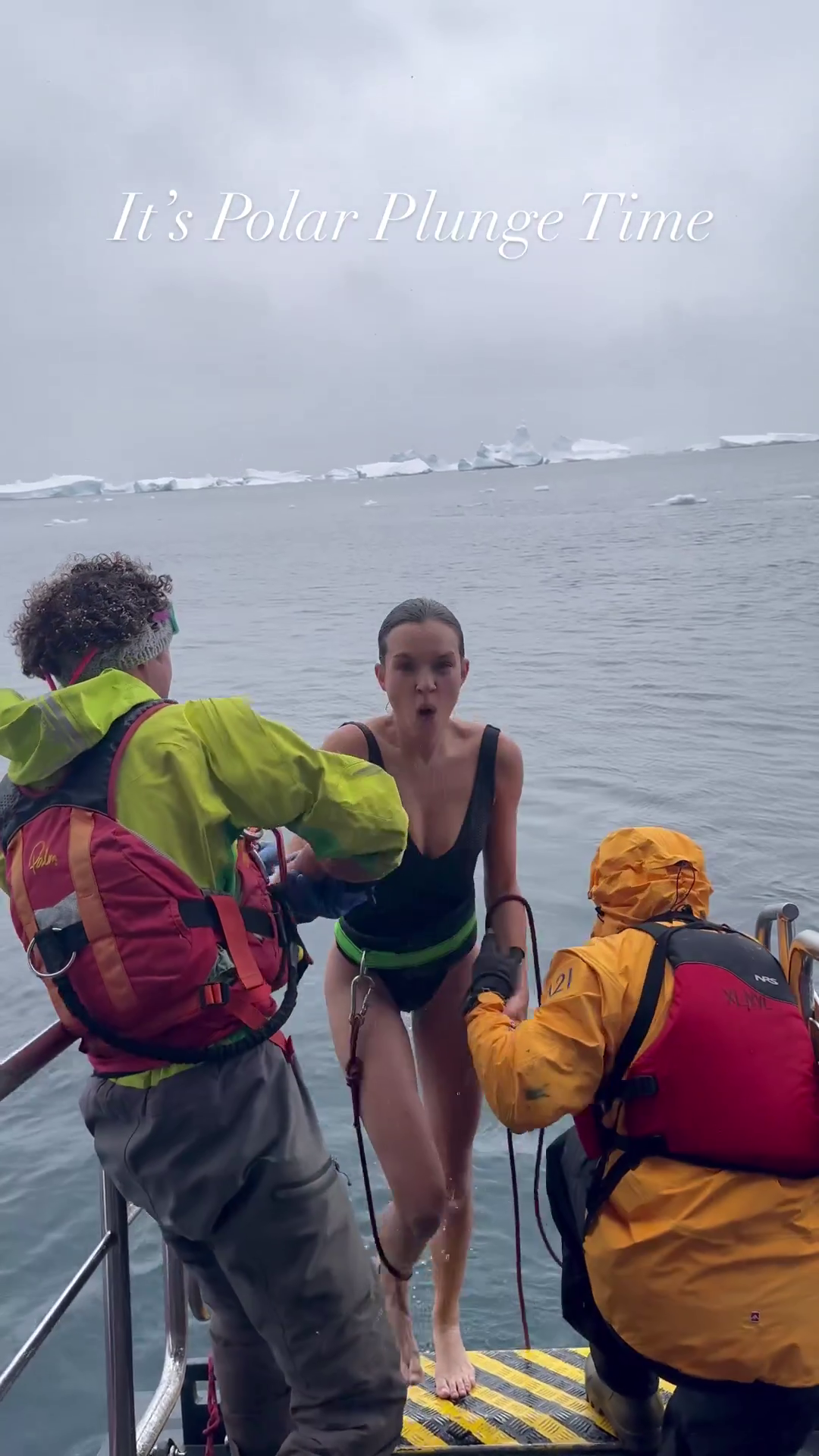 Josephine Skriver plonge froidement en Antarctique ! - Photo 0