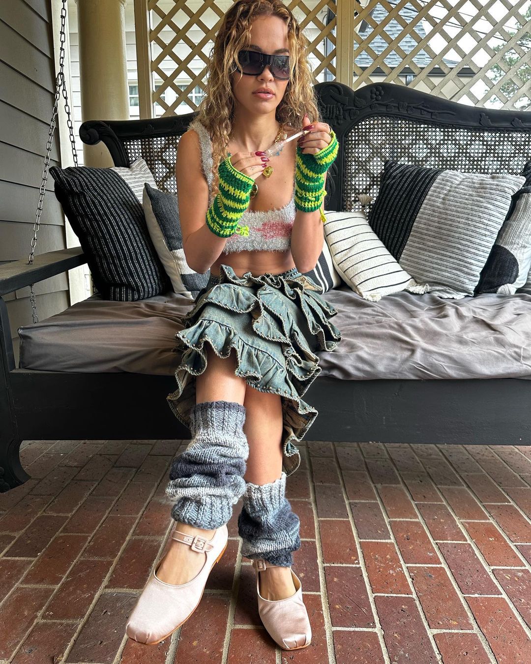 Photo n°10 : Rita Ora ne saute pas le jour des jambes!