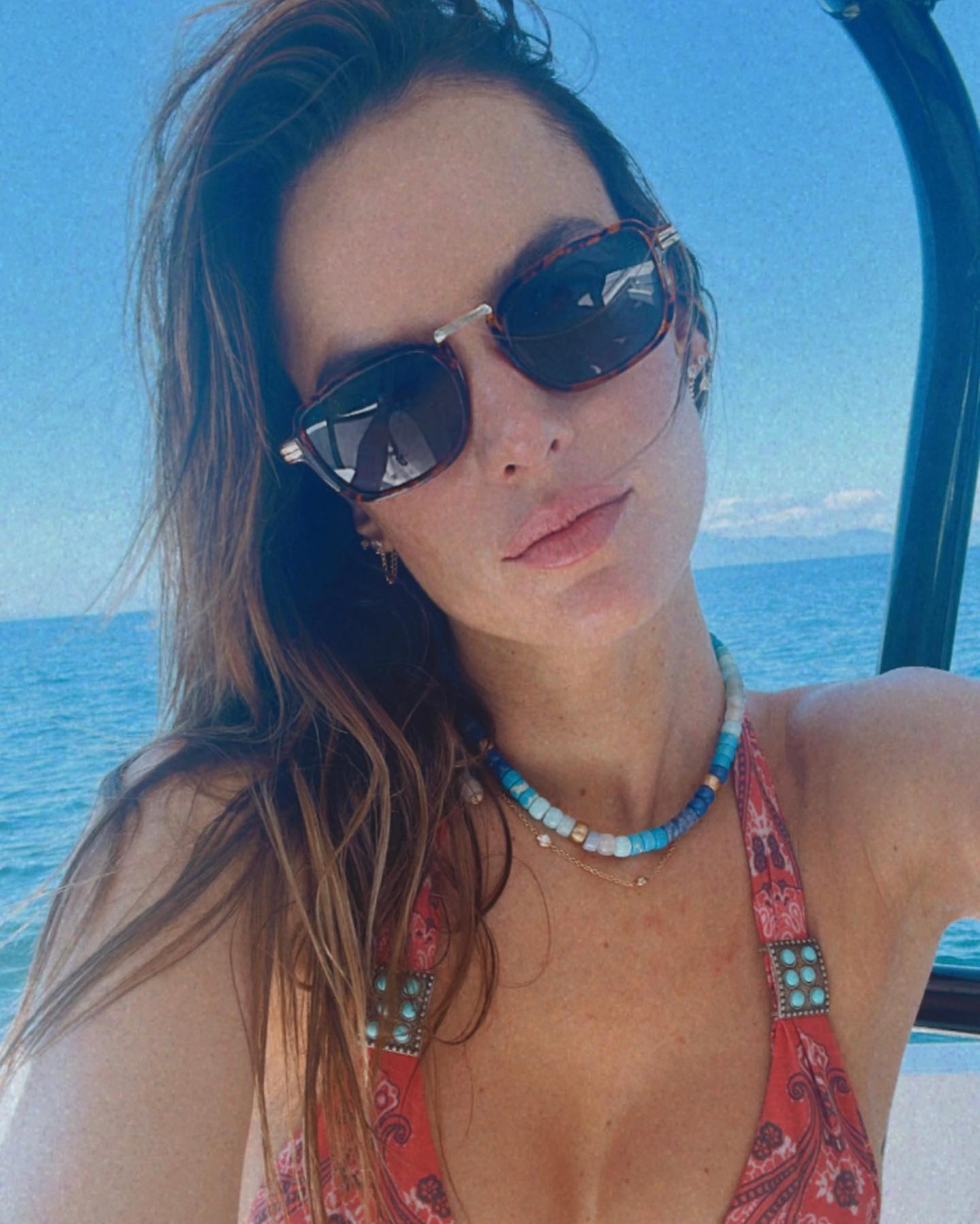 Photos n°20 : Alessandra Ambrosio is In The Fast Lane!