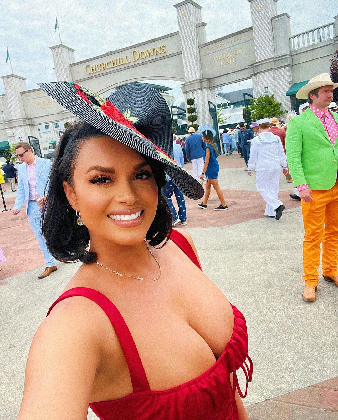 Joy Taylor at the Kentucky Derby is Impressive! - Photo 2