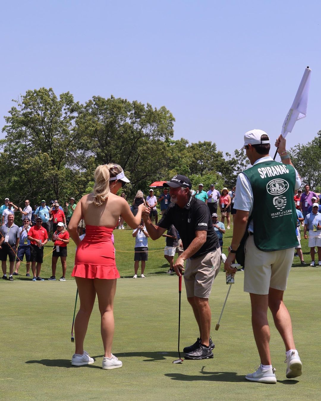Photos n°13 : Paige Spiranac Wants to Know Your Hole Preference!