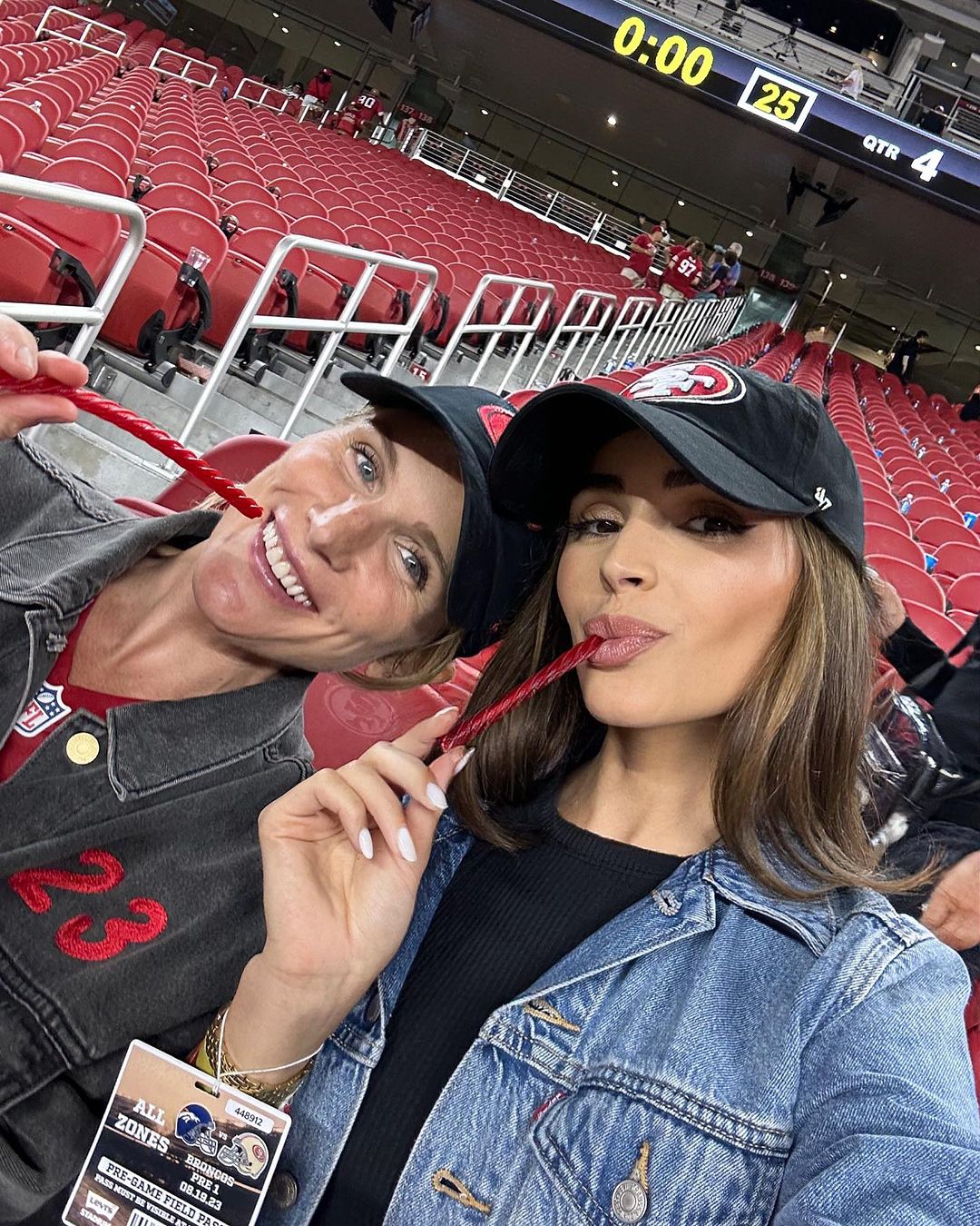 Photos n°26 : Olivia Culpo Supports her Man!