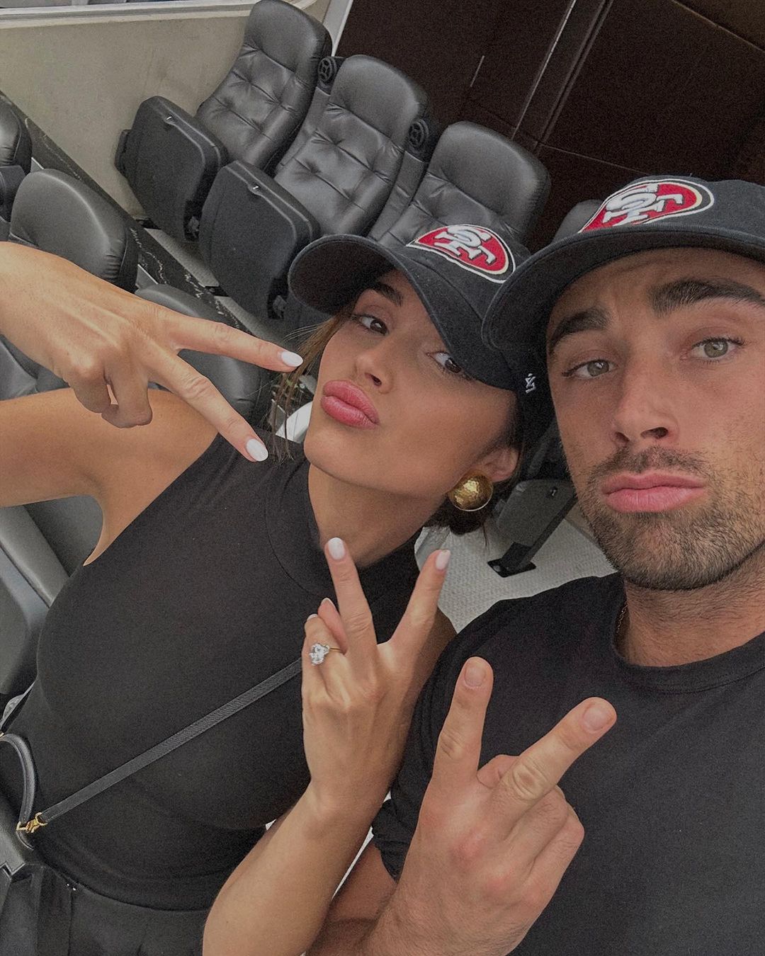 Photos n°12 : Olivia Culpo Supports her Man!