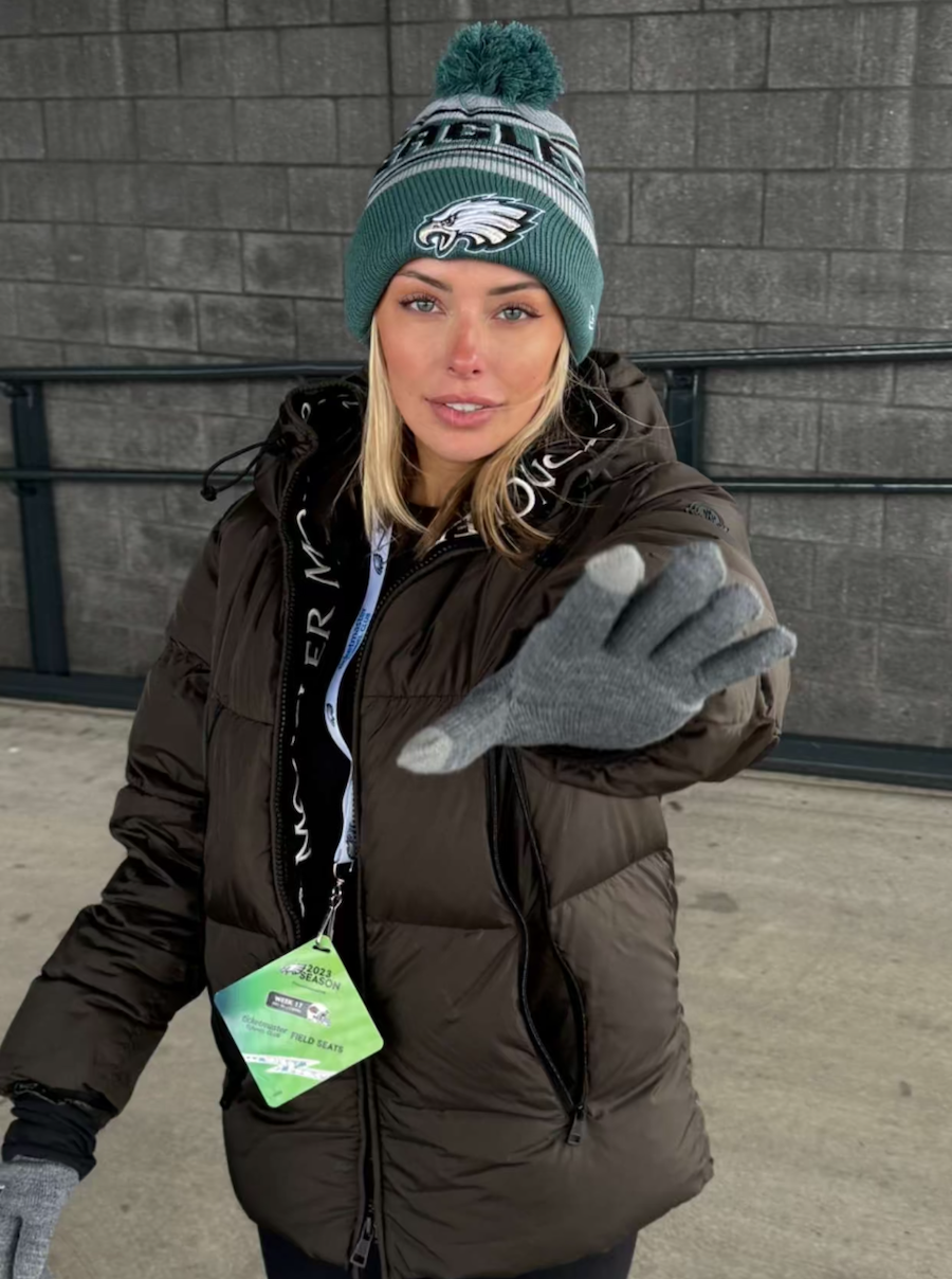 Corinna Kopf Heads to Philly to Catch an Eagles Game! - Photo 3