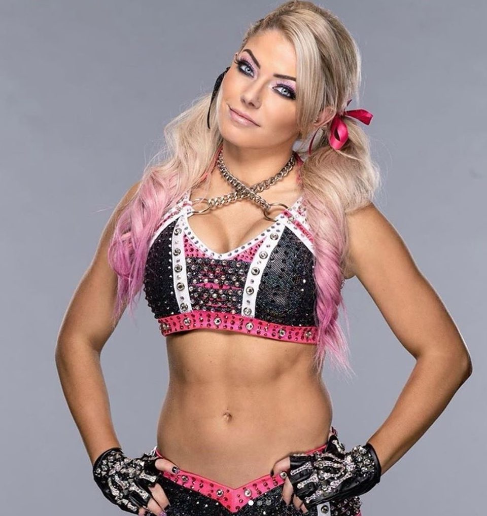 Wwes Alexa Bliss Shares A Throwback To One Of Her First Bikini Photo Shoots...